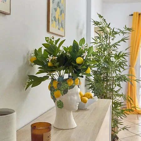Lemon Breeze El Duque 아파트
